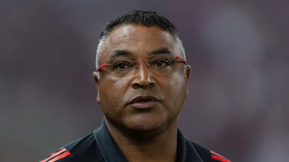 São Paulo tem negativa de Filipe Luis e sonda Roger Machado