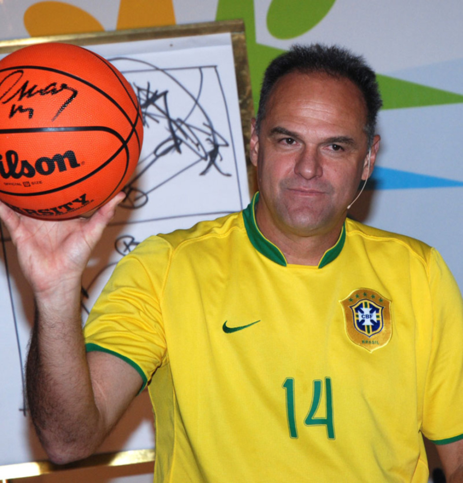 Morre Oscar Schmidt, ícone do basquete brasileiro, aos 68 anos