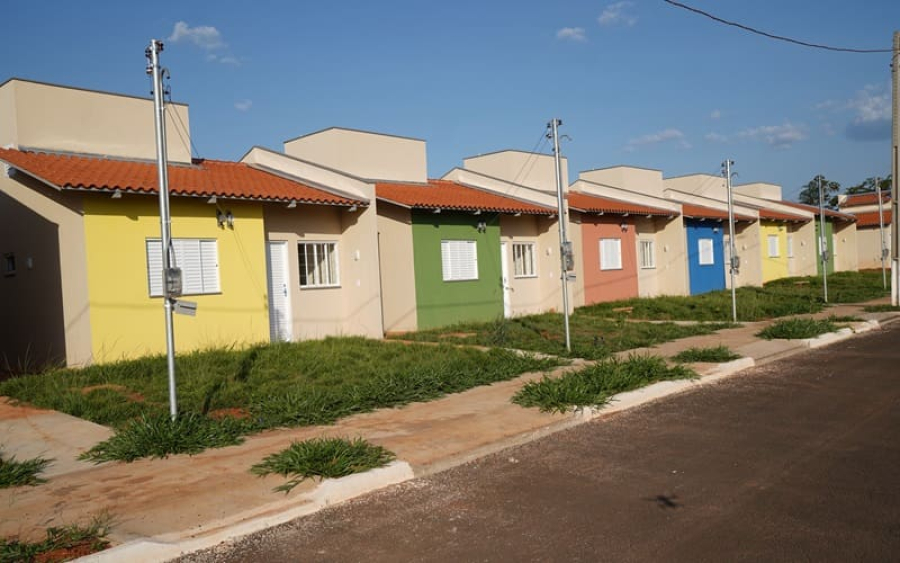 Governo de Goiás entrega 54 casas gratuitas e transforma a vida de famílias em Taquaral