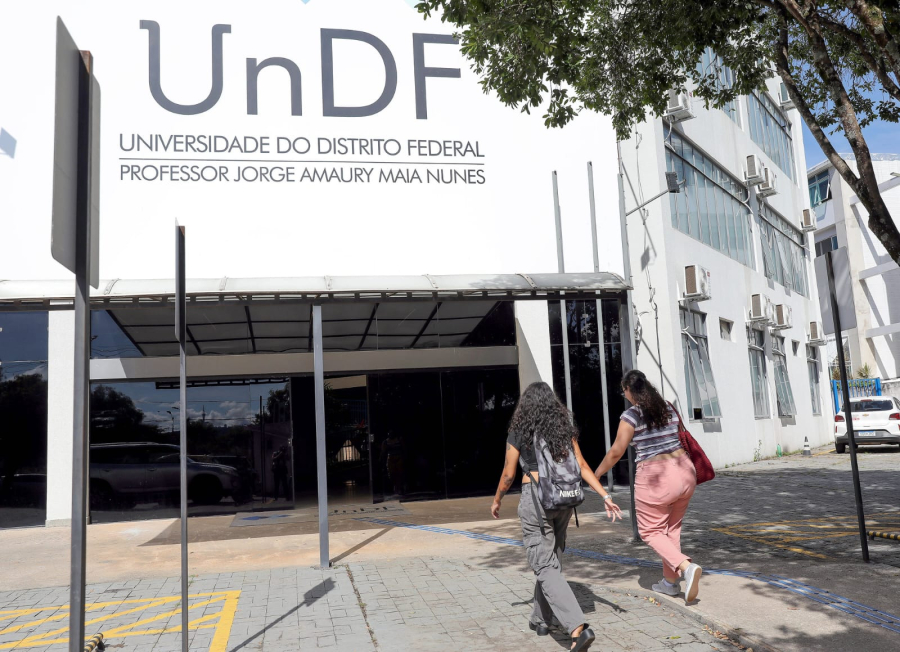 Nova reitora da UnDF é nomeada e reforça avanço da educação superior no DF